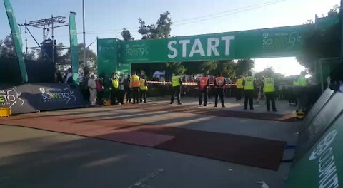 SOUTH AFRICA - Johannesburg Soweto Marathon (Video clips) (axs)
