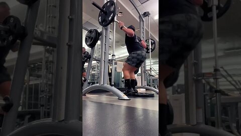 Featured Exercise: Smith Machine Sissy Squats