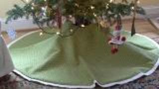 Easy Custom Christmas Tree Skirt
