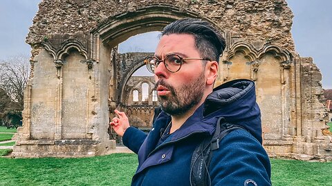 Exploring The Ruins of Glastonbury Abbey and King Arthur’s Burial 🇬🇧