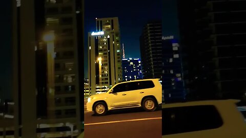दुबई की सबसे बड़ी इमारत की खुबसुरती चेक करें #burjkhalifa #dubai #dubainight #dubaicity #reels #vira