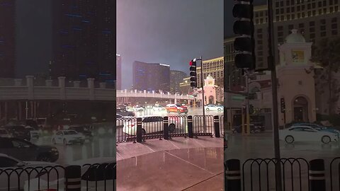 It's downpouring on the Vegas strip right now