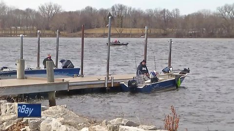 Busy day for fishing on Fox River