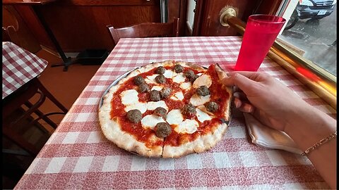 Let’s eat NYC Pizza on a Rainy Day | Saluggi’s in Tribeca