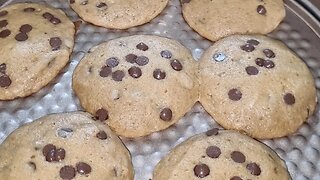 "Receita de Cookies com Gotas de Chocolate | Uma Delícia que Derrete na Boca!