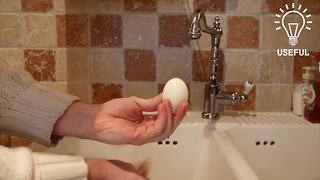 How to peel a hard-boiled egg in only 5 seconds