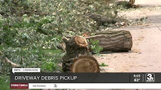 Hundreds of city workers join storm cleanup effort Monday