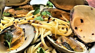 Linguine with Clams - Full Cooking Video & Recipe!