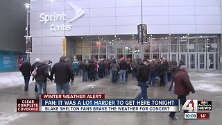 Thousands brave snowy conditions to see Blake Shelton