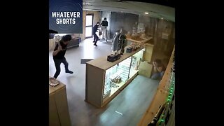 Man defends his store with a glass bong #shorts #bong #defence #store