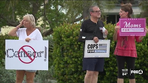 Dozens protest Punta Gorda sign ordinance, displaying profanity along Route 41