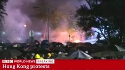 Streets Of Hong Kong Look Like A War Zone!