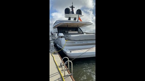 Nice Yacht! - Ocean Yacht