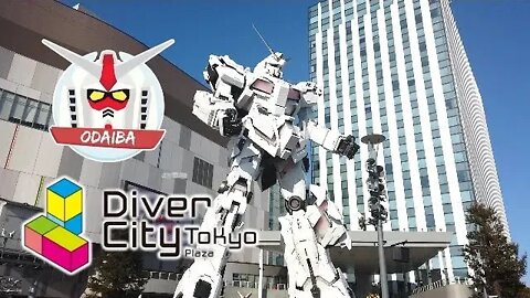 Life-Size Unicorn Gundam and Hello Kitty Robot in Odaiba, Japan