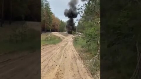 The Ukrainian troops then finish off the abandoned Russian T-72B3 with an RPG-7!