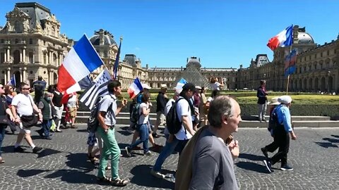 Marche nationale pour les libertés place du Palais Royal à Paris le 02-07-2022 - Vidéo 4