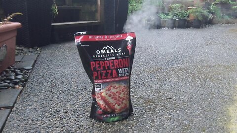 Omeals Pepperoni Pizza - self heating meal