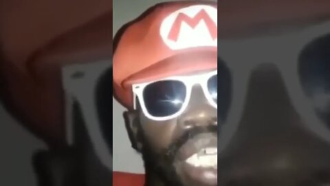 Mario tá usando cogumelo diferente kkkkkkk