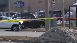 Milwaukee police officer shoots, kills suspect following chase