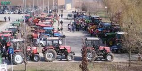 Serbian farmers lock down roads to capital, protesting fuel and taxes