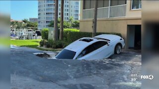 What caused a sinkhole at Harbour Isle Yacht & Raquet CLub