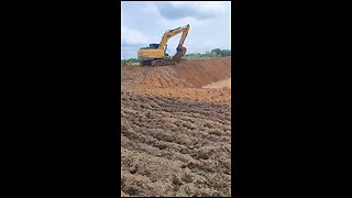 Hydraulic Excavator in Brazil. Liugong