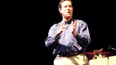 Issac asks Santorum about SOPA at Windham NH event.AVI