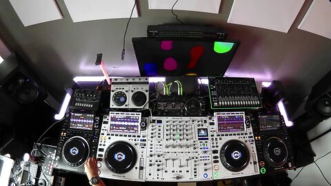 4 Deck Techno on a $23000 DJ System