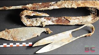 2,300-year-old scissors and ‘folded’ sword discovered in a Celtic cremation tomb in Germany