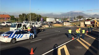 Thirteen vehicles involved in a crash on N1 inbound at Mike Pienaar