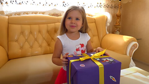 Open Surprises Gifts from YouBox for Diana, Roma, Mom and Dad. What's inside?