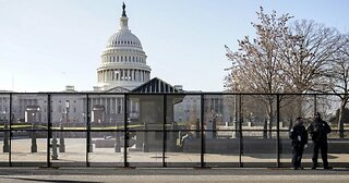 📌Security Fence is erected around the Capitol ahead of Biden's State of the Union