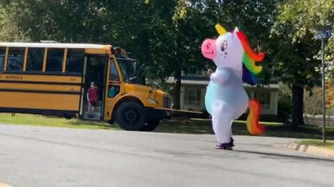 Dancing Unicorn Dad Surprises His Boys At Their Bus Stop. Their Reaction Is Priceless!