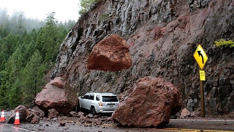 Most SCARY Rockfalls, Landslides & Avalanches Caught On Camera