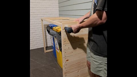 Wooden furniture to put plants and cover garbage containers 🌱