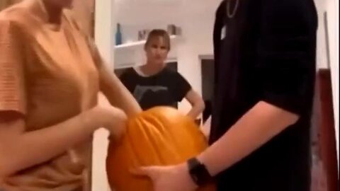 MOM CATCHES KIDS DOING THE PORNO PUMPKIN CARVING VIDEO. SHE AIN'T HAPPY...🎃😳🤣🤣🤣
