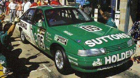 Peter Brock driving lesson : Bathurst Mount Panorama 1991