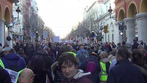 Niçois mobilisés en masse contre le pass vaccinal honteux et discriminatoire de Macron Verran Castex