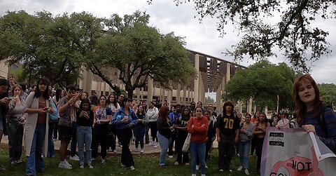 University of Texas, San Antonio: Hypocrites Oppose Me, Helps Draw A Crowd of 200 Students, Preaching Jesus on Passover