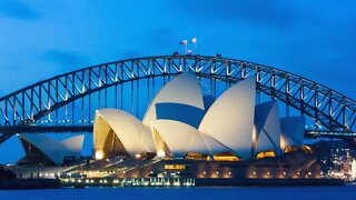 The Sydney Opera House | A Walking Tour