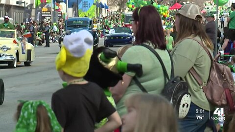 Kansas Citians line the streets for St. Patrick's Day Parade after 2-year hiatus