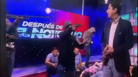 #BREAKING_NEWS NEW: Ecuadorean television station is taken hostage by armed thugs during a live