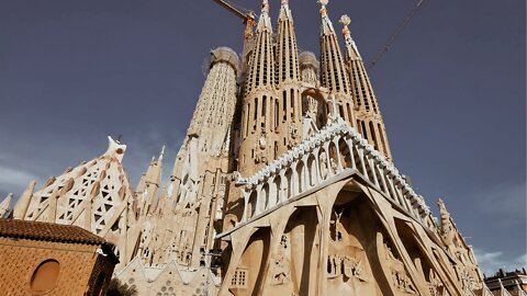 La Sagrada Familia - scenic relaxation film with calming music