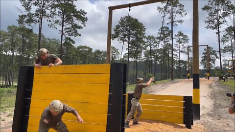 Special Operations Soldiers Tackle Obstacle Course - Fuerzas Comando 2022