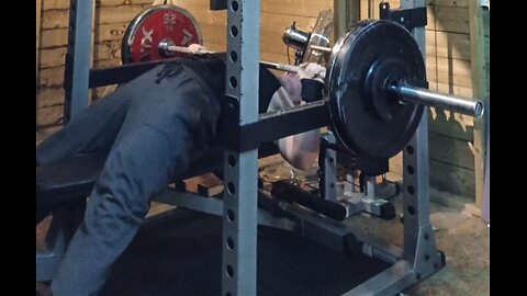 95 Kgs x 5 Paused Larsen Press