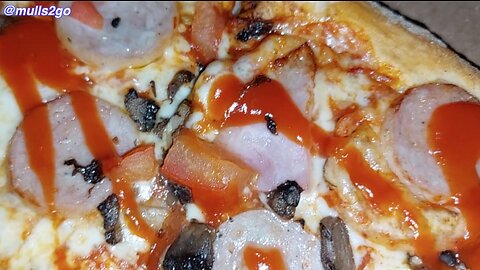 Taste Test Dominos Pizza HEINZ BIG BREKKIE PIZZA with Tomato Ketchup plus The Meatfielder UK