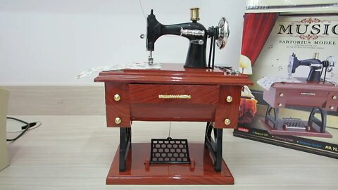 segunda Mini Caixa Musical Mecânica Estilo Máquina de Costura Antiga, música diferente