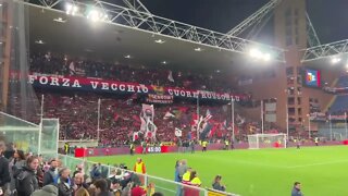 I tifosi del Genoa cantano dopo aver battuto la Juventus - 05/06/2022