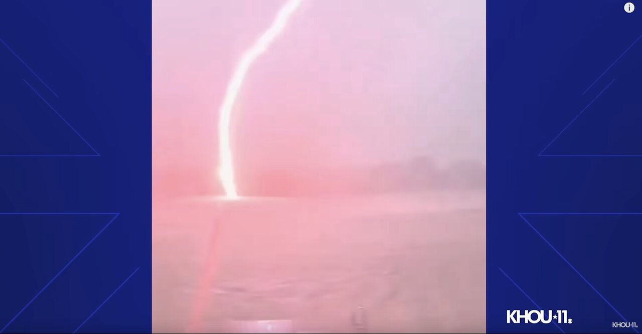 Thunderstorm Rmble Scenes of downtown Houston's destruction following deadly thunderstorm