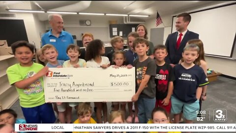 Pay It Forward awards two Omaha teachers with $500 to help classrooms